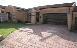 3 Bedroom Townhouse in Island View
