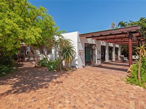 4 Bed House in Pringle Bay