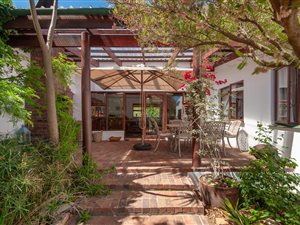 4 Bed House in Pringle Bay