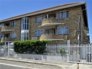 1 Bed Apartment in Parow Central