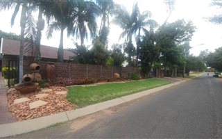 3 Bedroom House in Dorandia