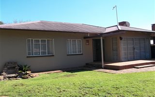 4 Bedroom House in Vanderbijlpark CW1