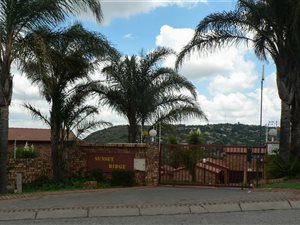 3 Bed Townhouse in Rangeview