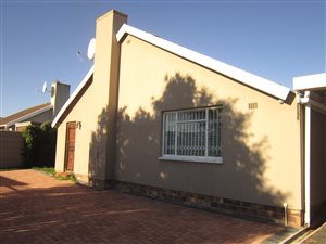 3 Bed House in Sanddrift