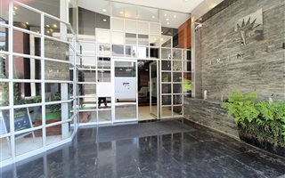1 Bedroom Apartment in Newtown