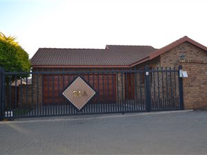 3 Bed Townhouse in Amberfield
