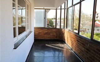 2 Bedroom Apartment in Rosebank