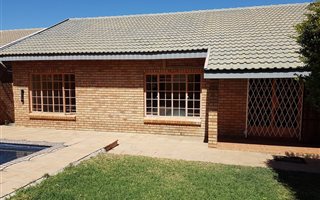3 Bedroom House in Chroom Park
