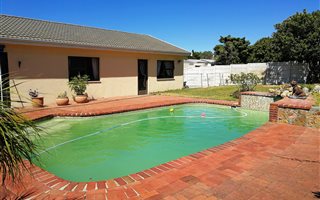 3 Bedroom House in Sunridge