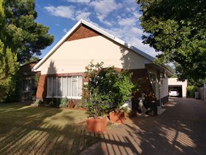 3 Bed House in Roosheuwel