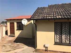 7 Bed House in Klipfontein View