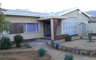 4 Bedroom House in Olifantshoek