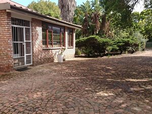 5 Bed House in Heather Park