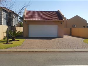3 Bedroom House in Raslouw Manor