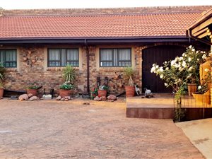 5 Bed House in Pomona AH