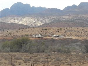 850 ha Farm in Steytlerville