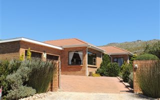 3 Bedroom House in Pringle Bay