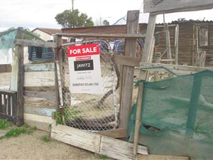 312 m² Land available in Malibu Village