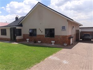 3 Bed House in Rewlatch