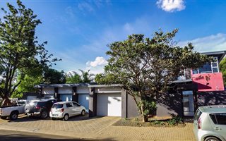 3 Bedroom House in Universitas