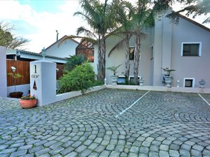 8 Bed House in Bo-Dalsig