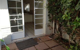 1 Bedroom Garden Cottage in Auckland Park