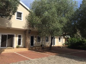 137 m² Office Space in Clubview