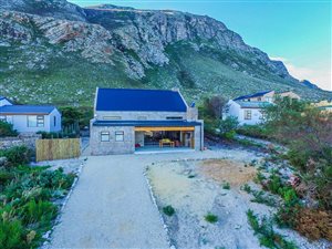 3 Bed House in Bettys Bay