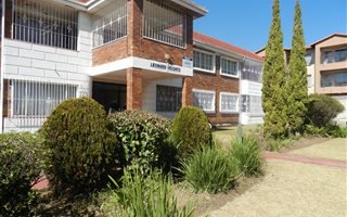 2 Bedroom Flat in Kenilworth