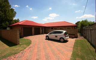 3 Bedroom Townhouse in Bronkhorstspruit