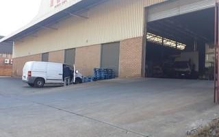 2400 m² Industrial space in Driehoek