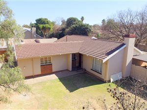 3 Bed House in Van Riebeeck Park