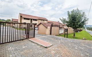 2 Bedroom Apartment in Alan Manor