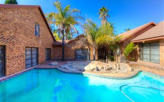 8565 m² Farm in President Park