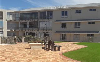 1 Bedroom Apartment in Lagoon Beach