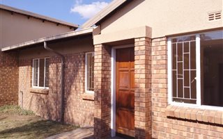 2 Bedroom Townhouse in Bendor Park