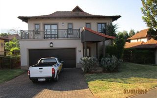 3 Bedroom Simplex in Oak Park