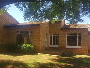 3 Bed Townhouse in Roosheuwel