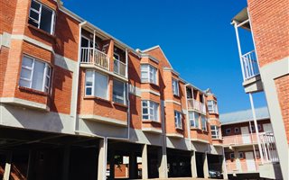2 Bedroom Apartment in Kingswood