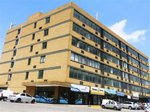 43 m² Commercial space in Aston Manor