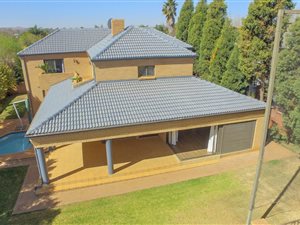 4 Bed House in Centurion Golf Estate