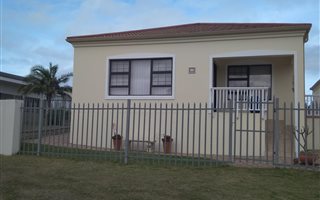 3 Bedroom Cluster in Mossel Bay