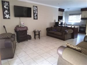 3 Bed Flat in Sonneveld
