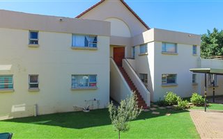 3 Bedroom Apartment in Bedford Gardens