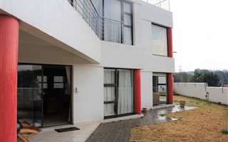 4 Bedroom House in Moreleta Park