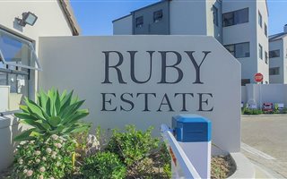 2 Bedroom Duplex in Burgundy Estate