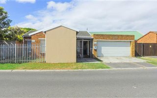 3 Bedroom House in Goodwood Estate