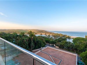 7 Bed House in Zinkwazi Beach