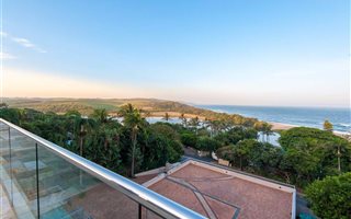 7 Bedroom House in Zinkwazi Beach