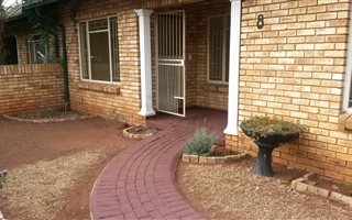 2 Bedroom Apartment in Rustenburg Central